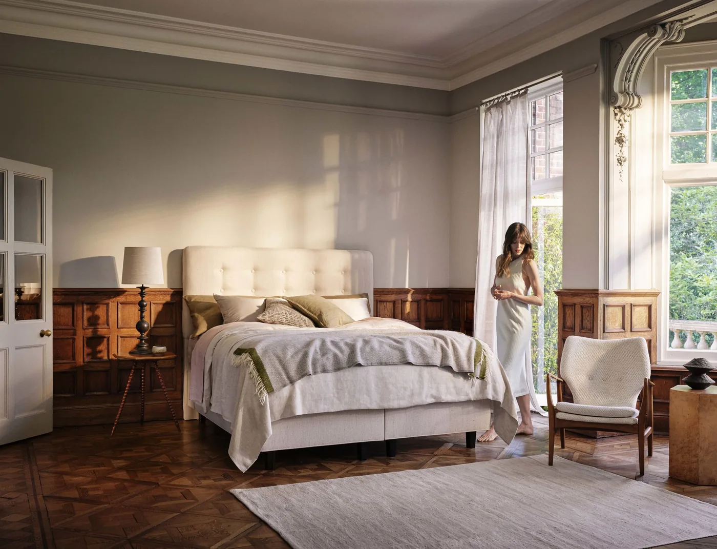 Vispring Bett in einem hellen Schlafzimmer